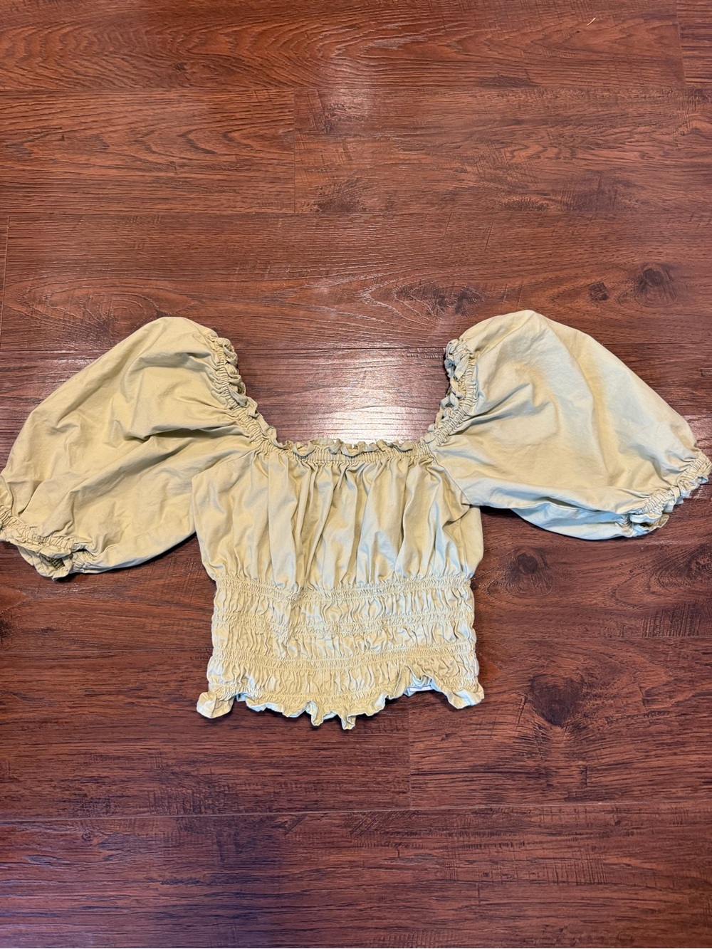Levi's Olive Puff Sleeve Smocked Crop Top